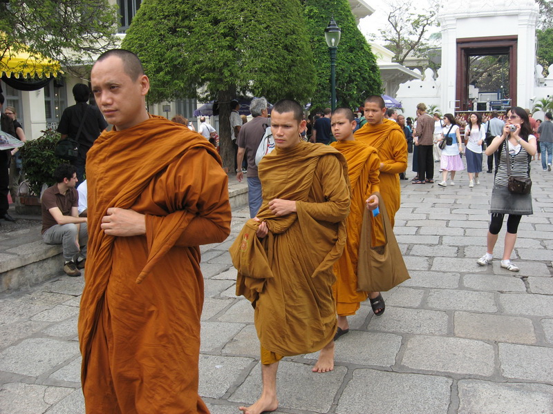 Monks wat pra kaew2